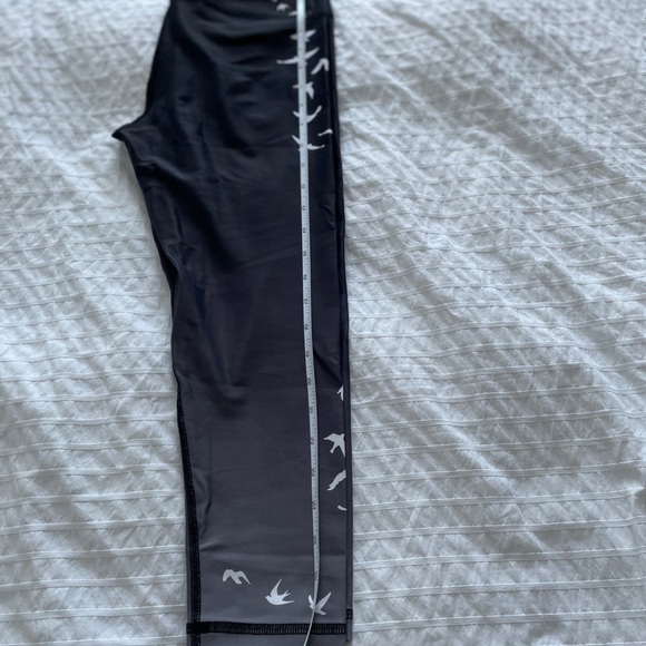 Silver Icing crop legging. Grey ombré with logo birds. Size XS - Picture 5 of 7